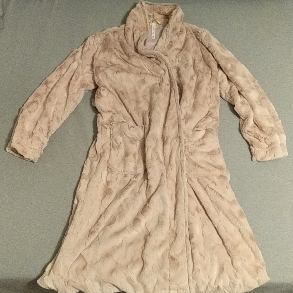 Gilligan & O'Malley faux fur robe